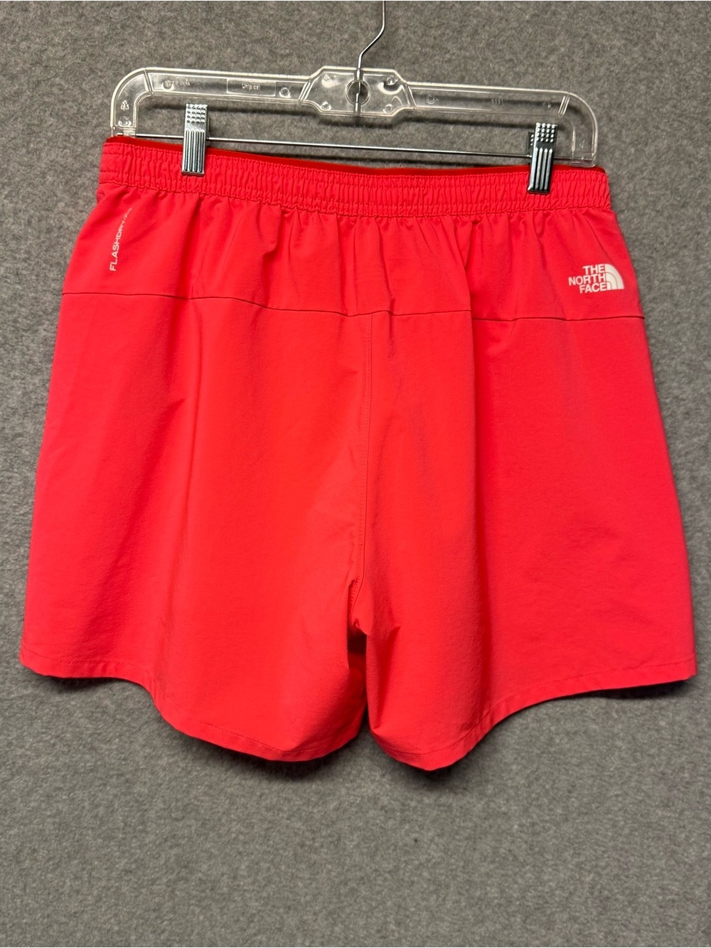 The North Face Women's Red Woven Polyester Athletic Shorts Pockets 3" Inseam SzM - Picture 10 of 11